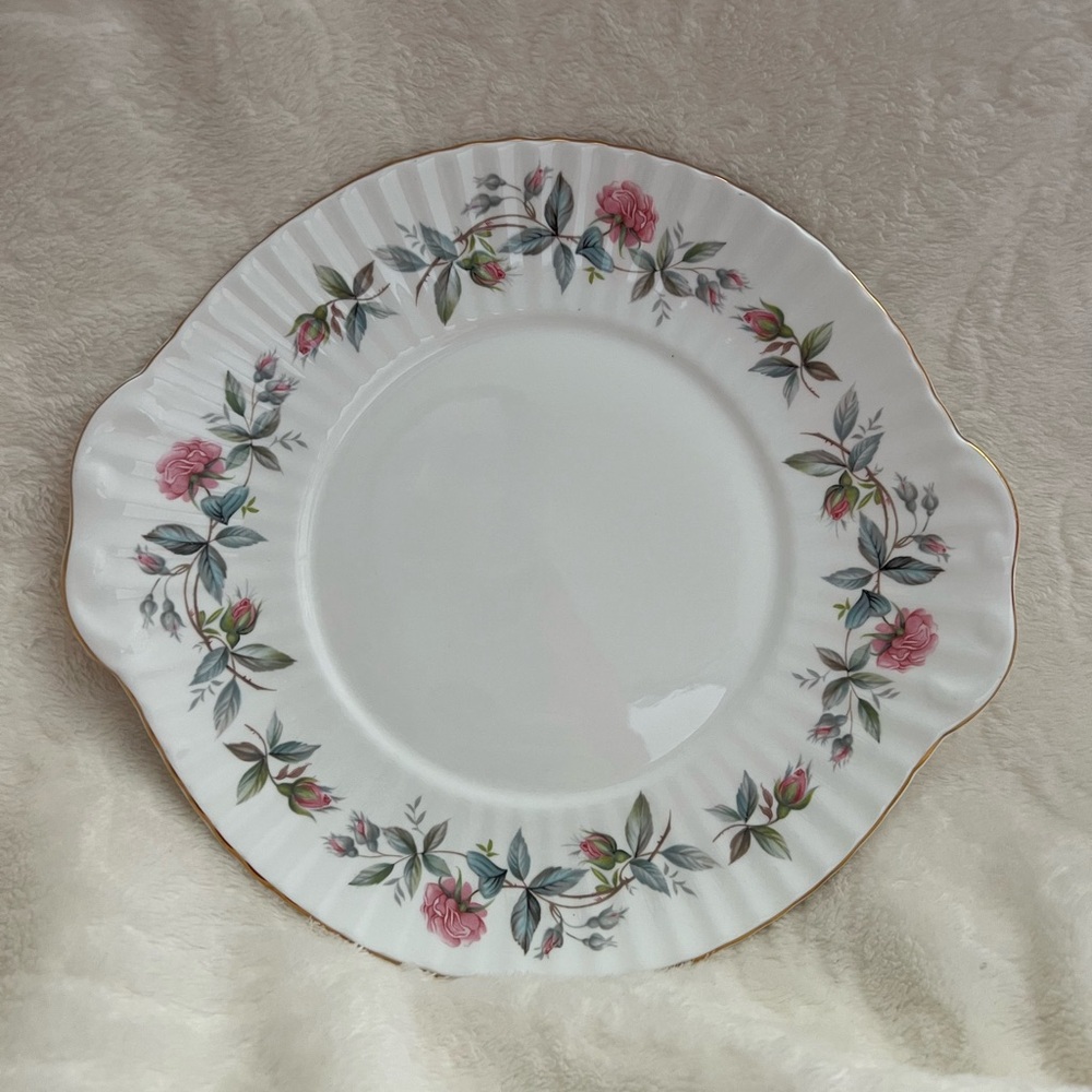 SCALLOPED HANDLED CAKE PLATES ROYAL COURT ENGLAND FINE BONE CHINA